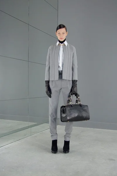Look 16